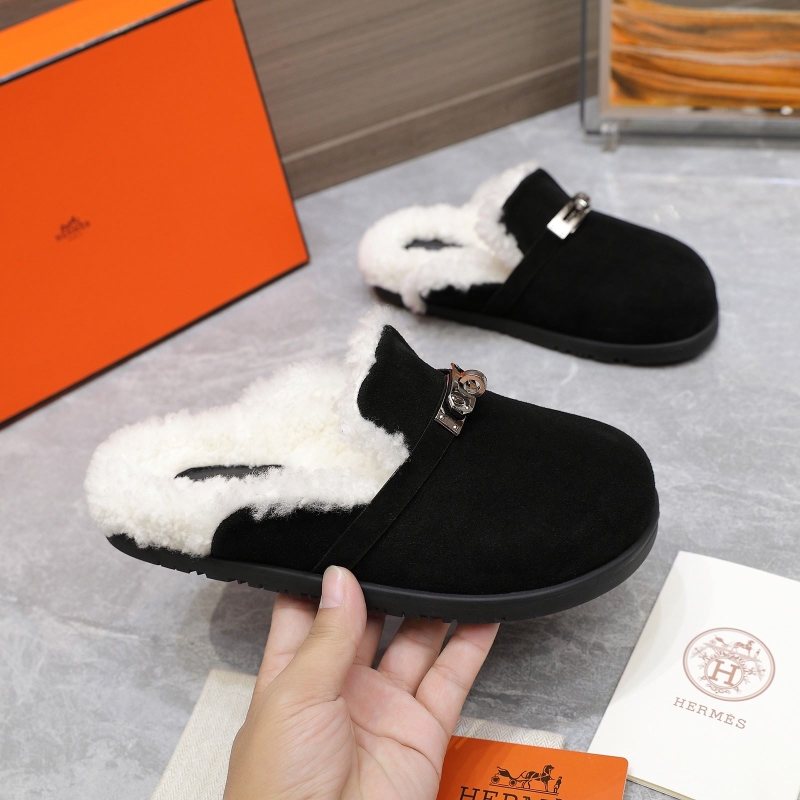H**mes slippers